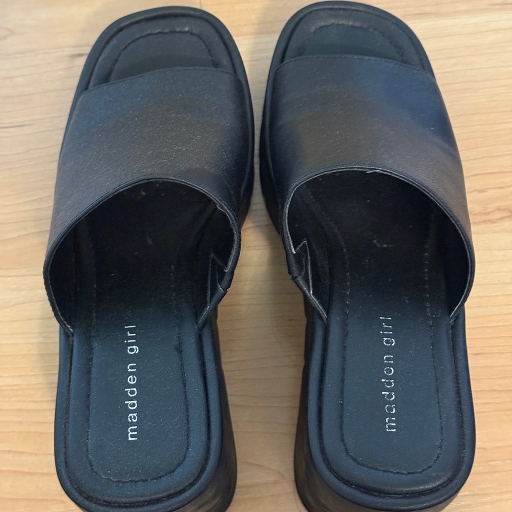 Madden Girl Classic Black Slides